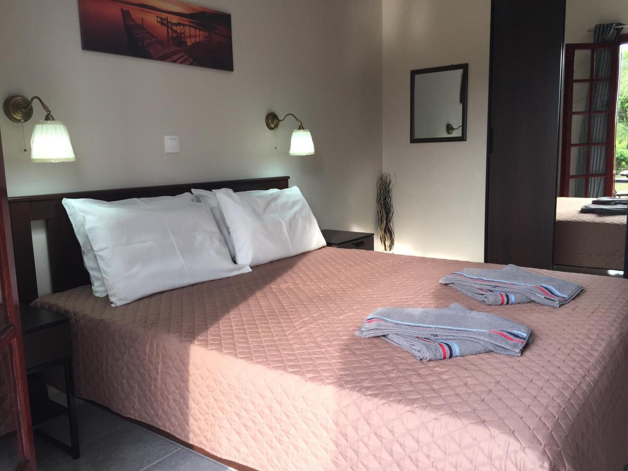 Alexander Apartments โรดา ภายนอก รูปภาพ